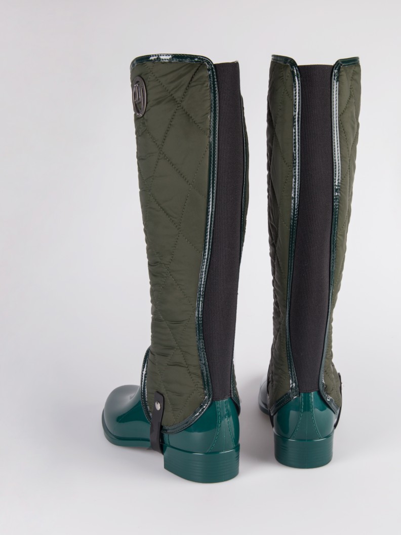Hunt Dark Green