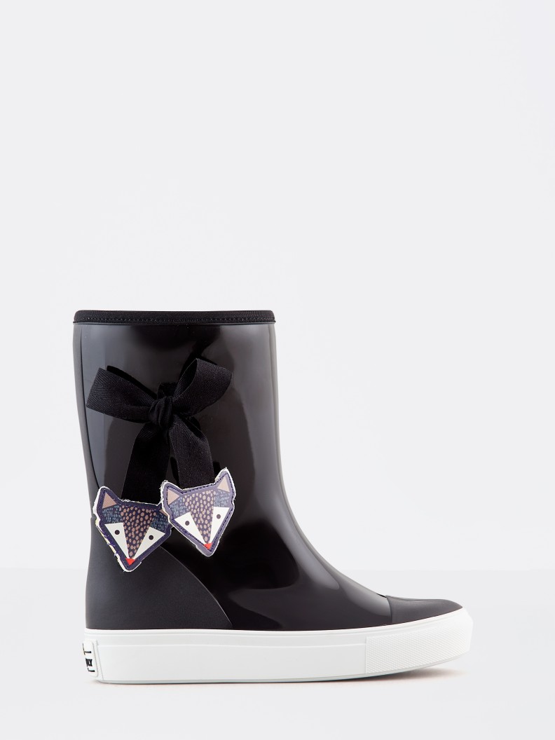 Foxy Black