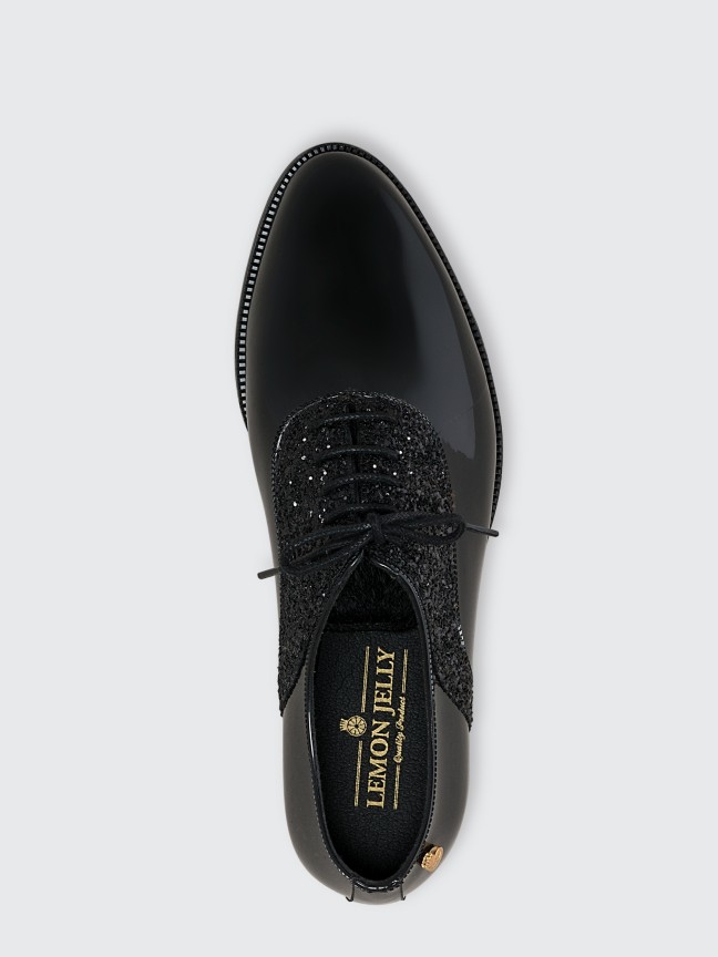 Tiara Black