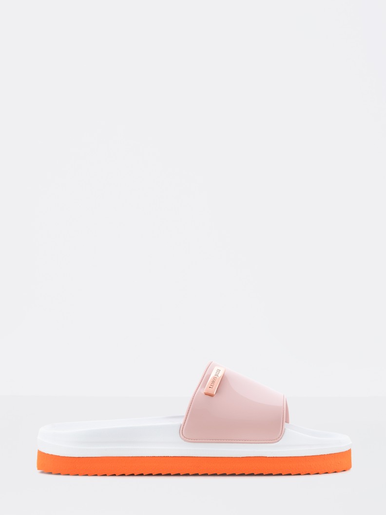 FLOAT 04