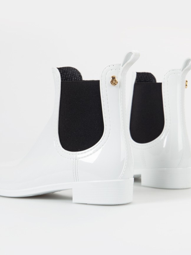 Pisa White