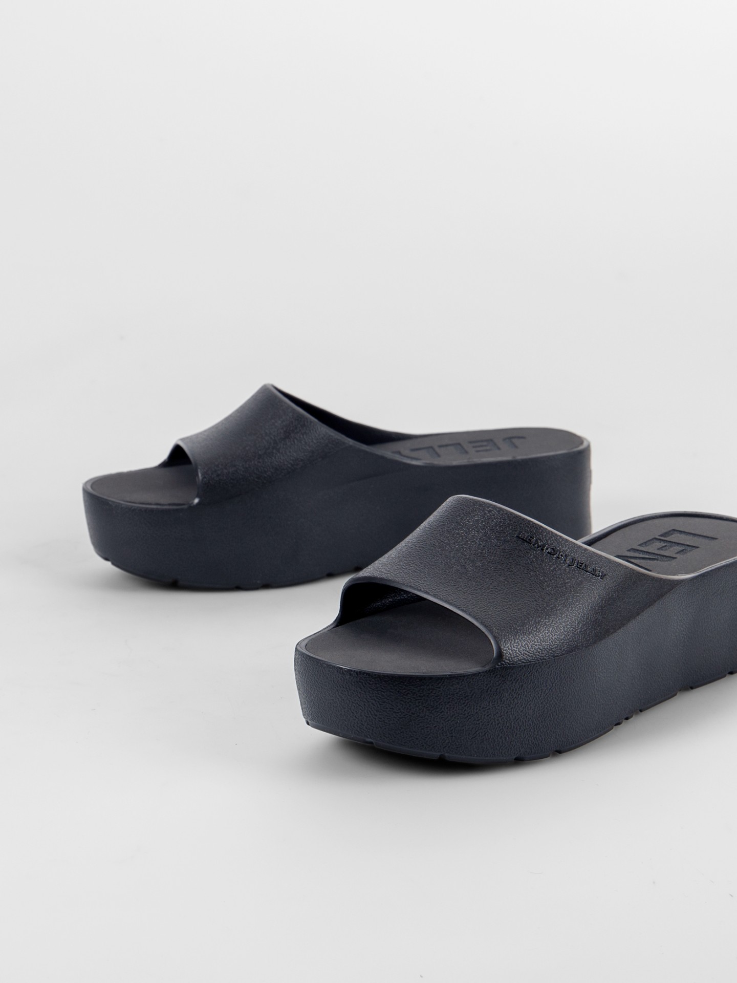 Sunny Black I