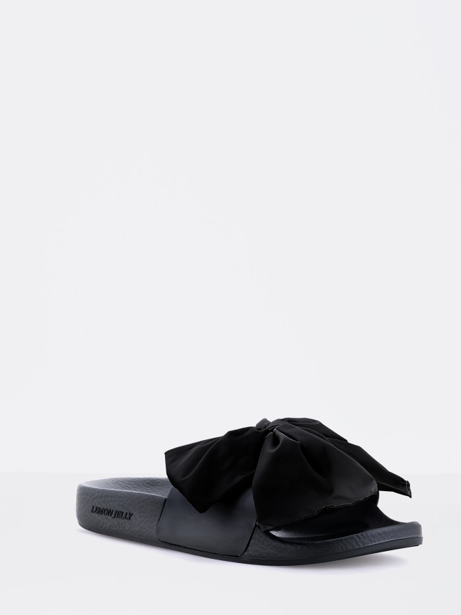 NYLA 01