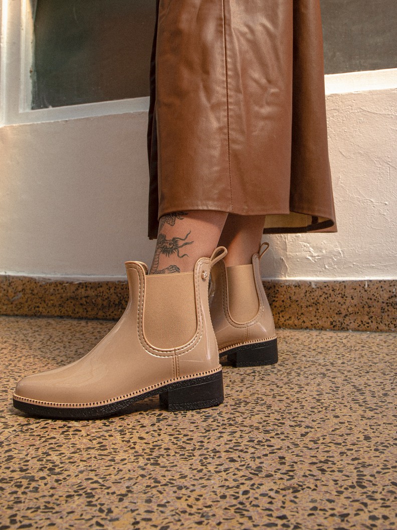 Ava Sand