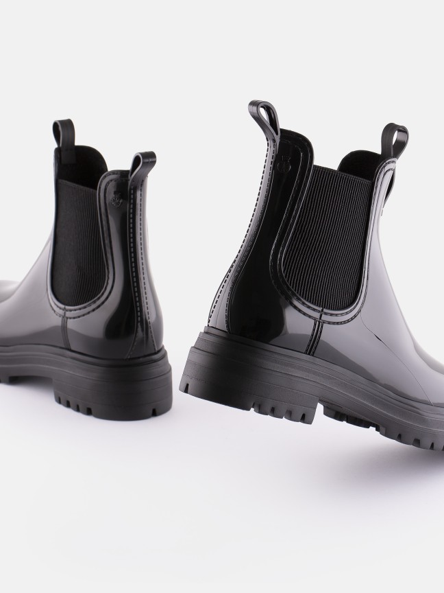 Walker Black