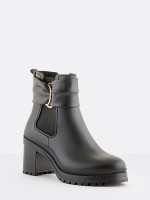 Hannah Black Hannah Black