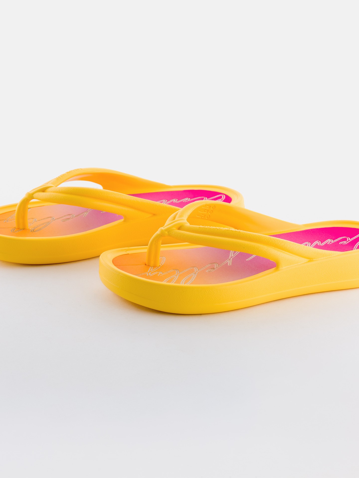 Adira Yellow Bee