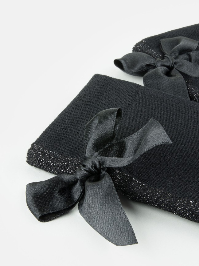 Bow Socks 01