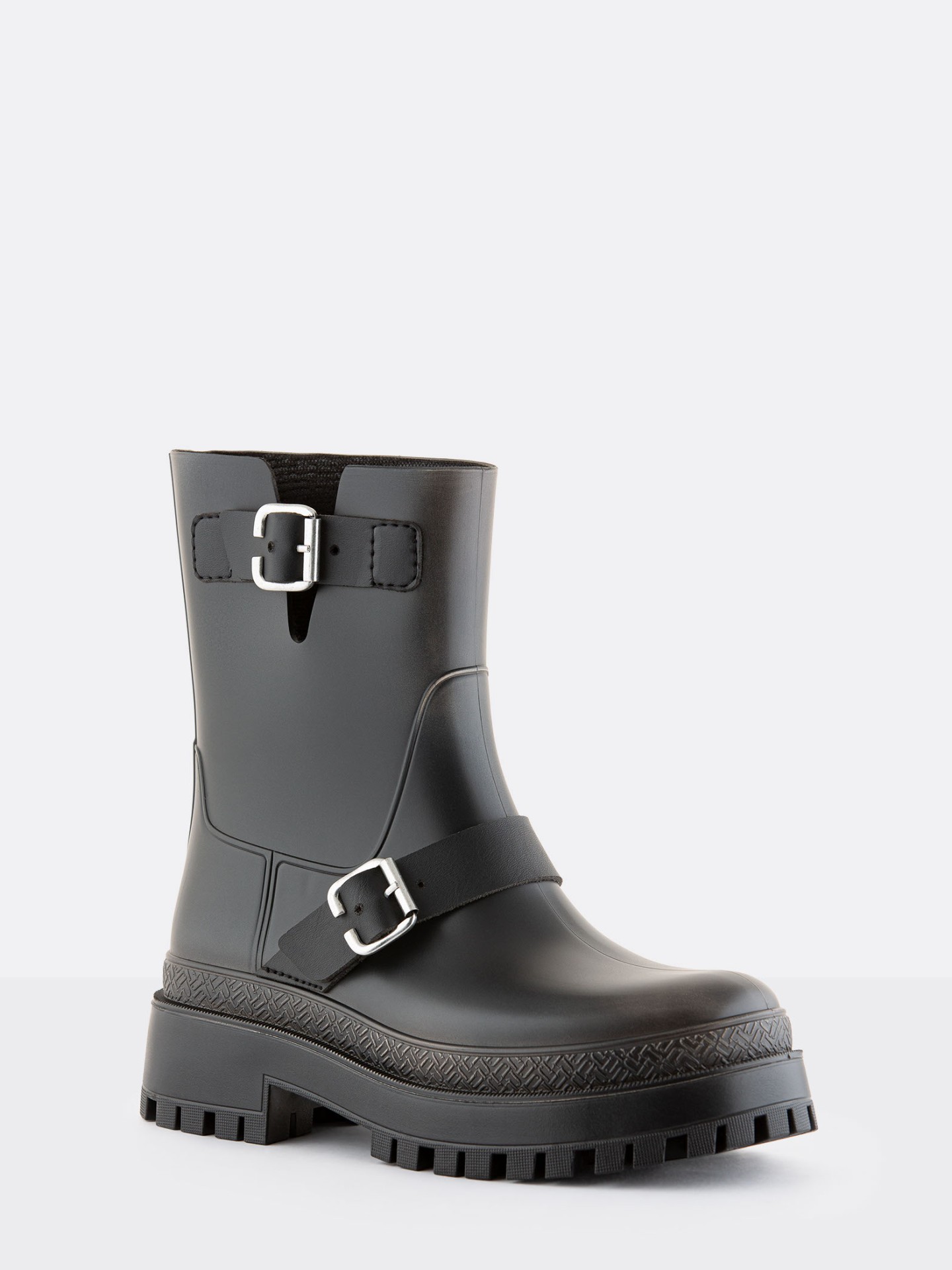 Kinley Black Distressed