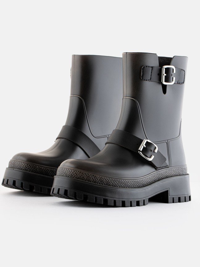 Kinley Black Distressed