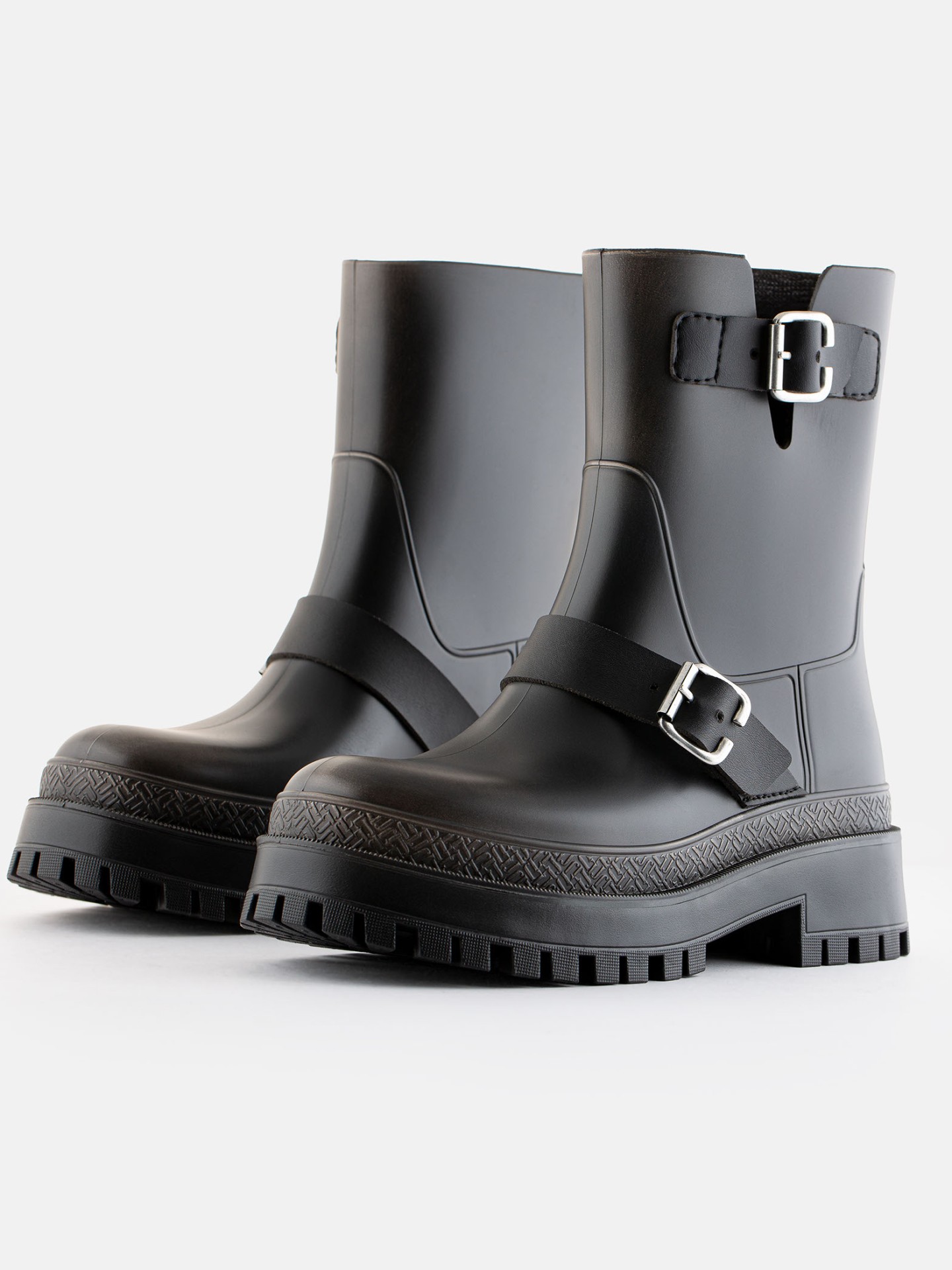 Kinley Black Distressed