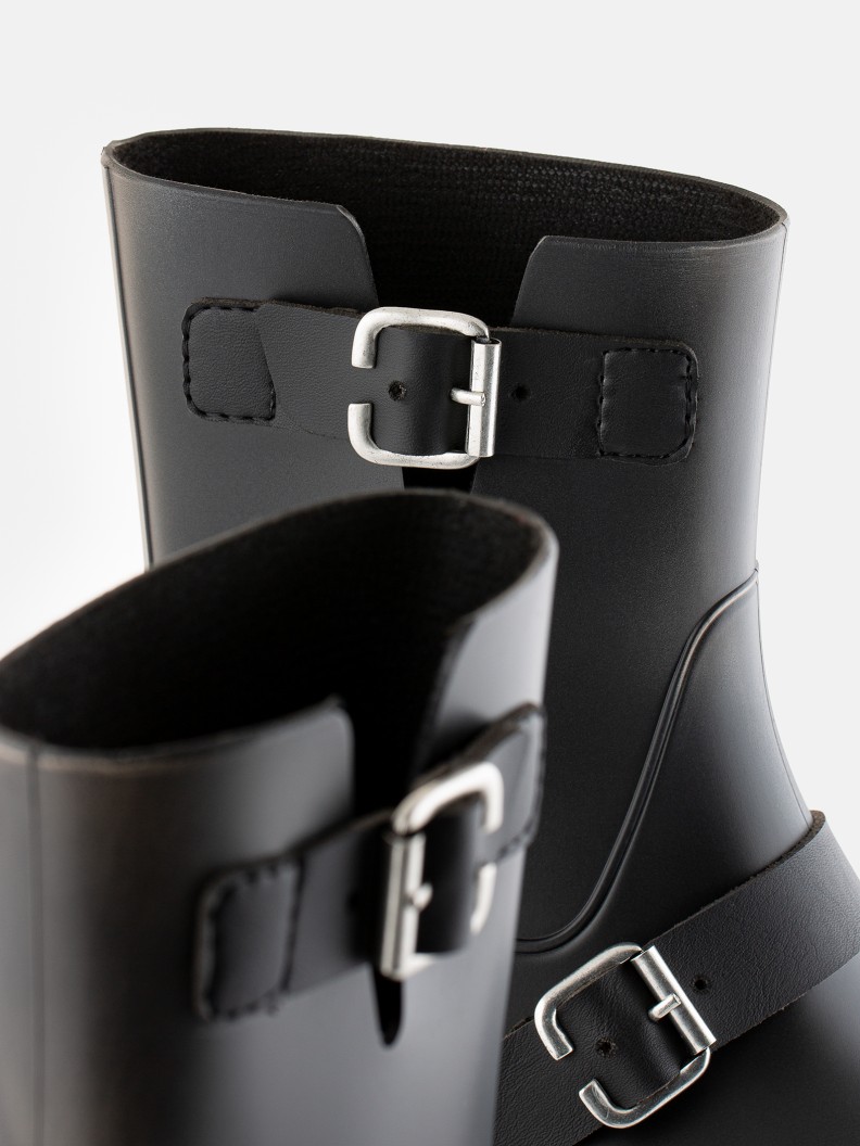 Kinley Black Distressed