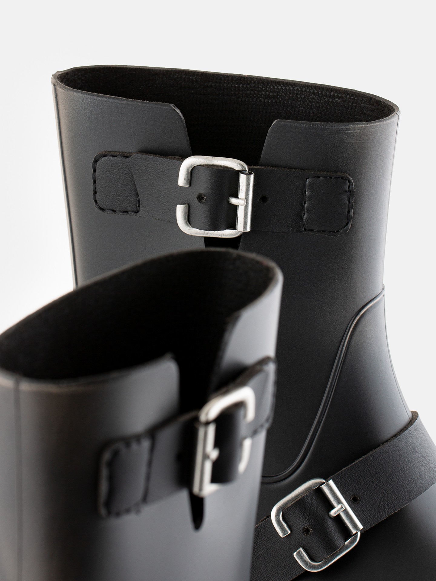 Kinley Black Distressed