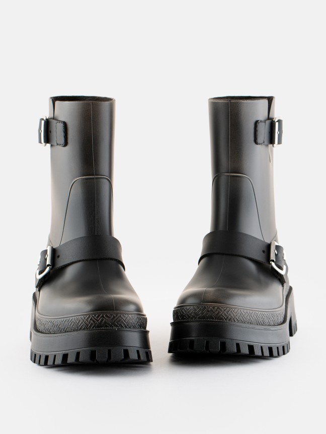 Kinley Black Distressed