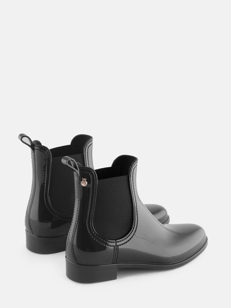 Comfy Black