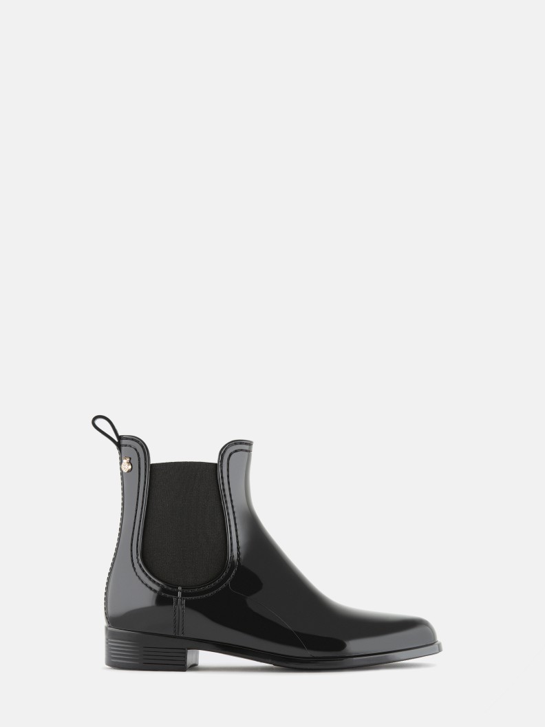 Comfy Black