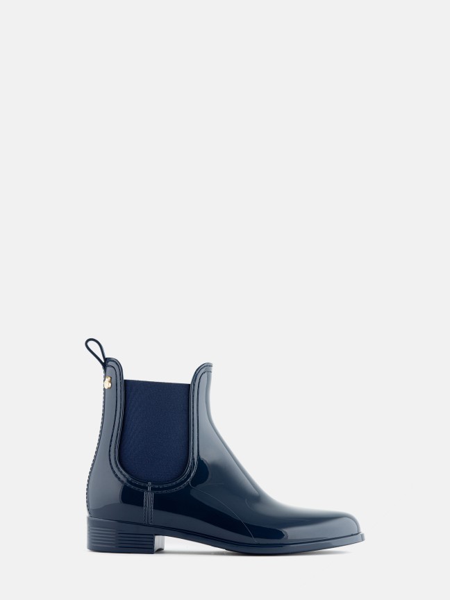 Comfy Naval