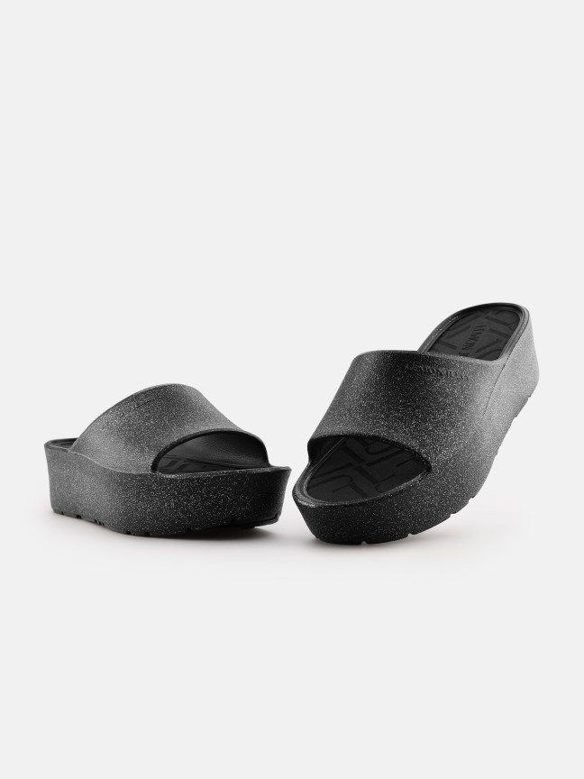 Fiorella Black
