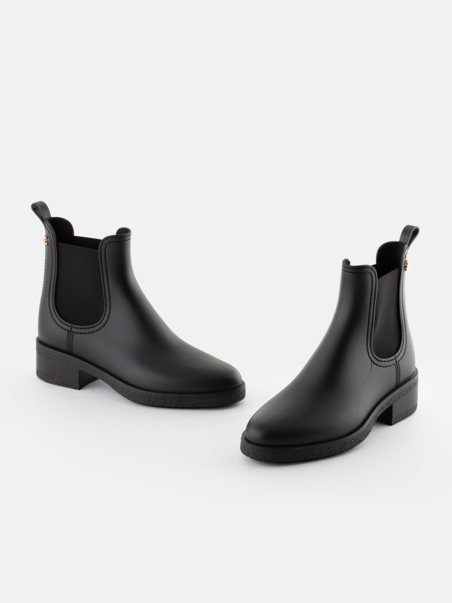 Ava Black Matte