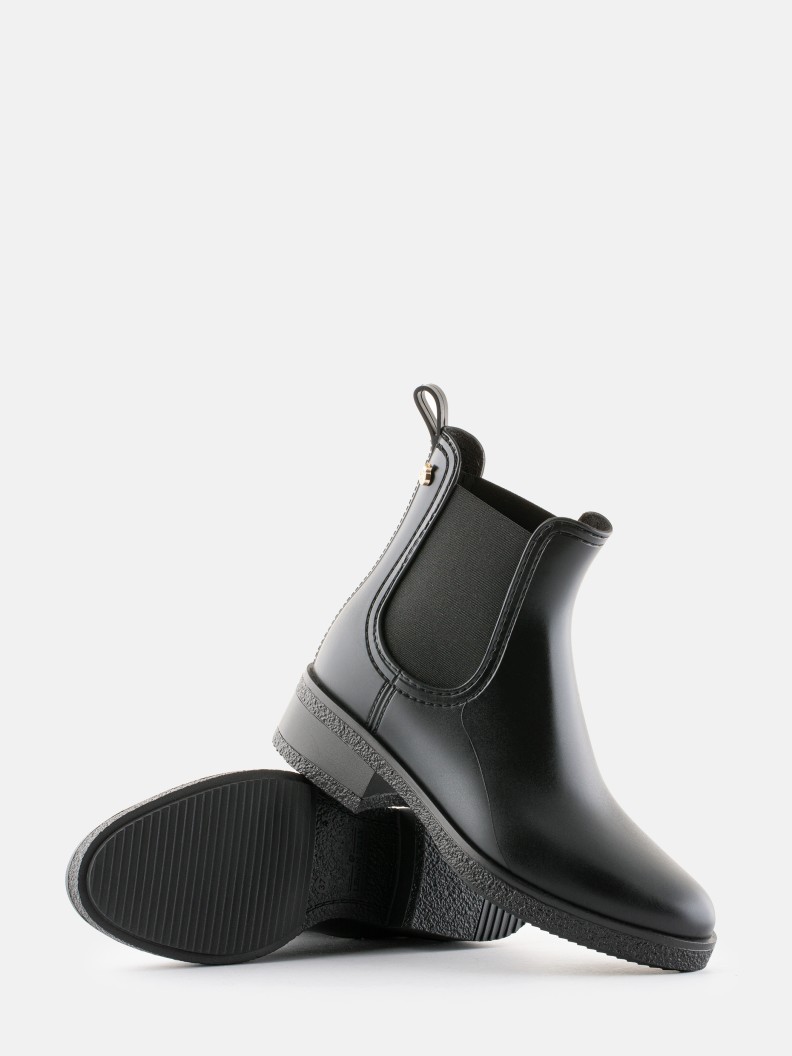 Ava Black Matte