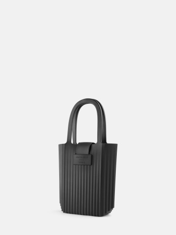 The First 100% Circular Handbag: Innovation and Sustainability