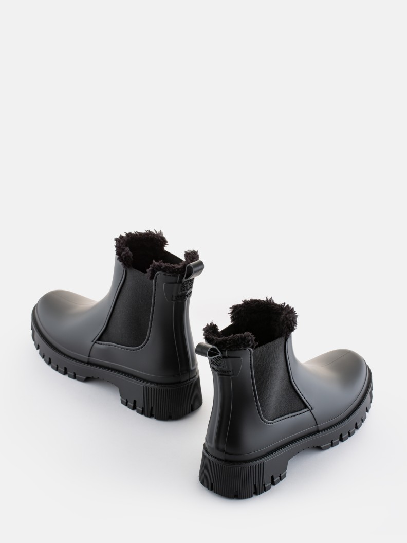 Wren Black