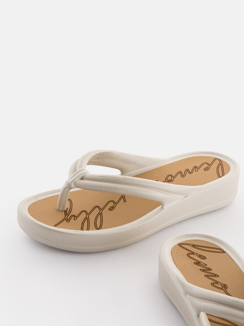 Mare Warm Grey