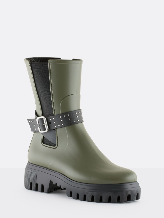 VIVIENNE 02