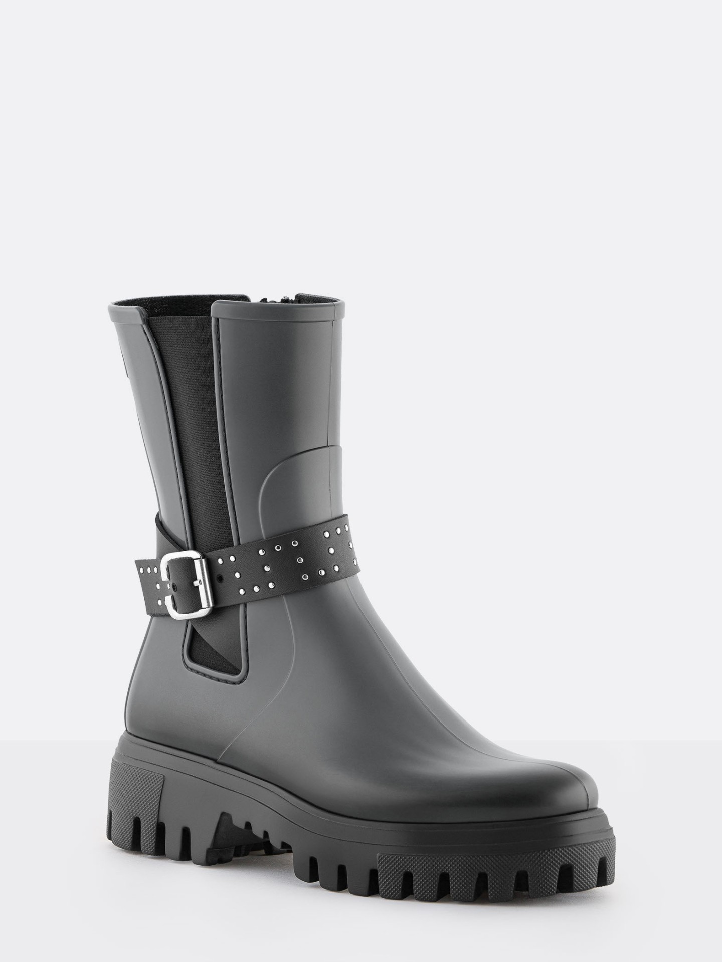 VIVIENNE 04