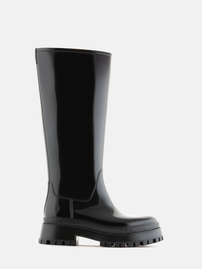 Artemis Black