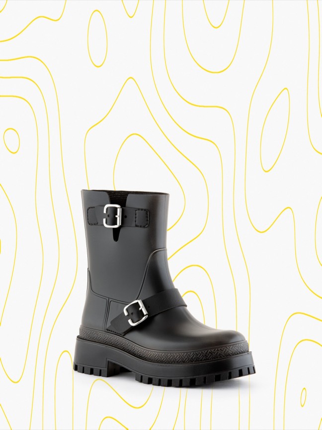 Kinley Black Distressed Kinley Black Distressed