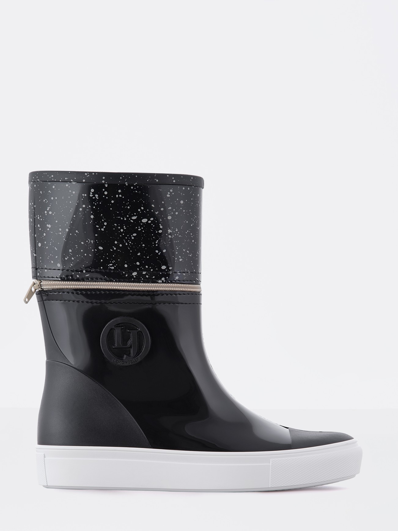 Dust Black