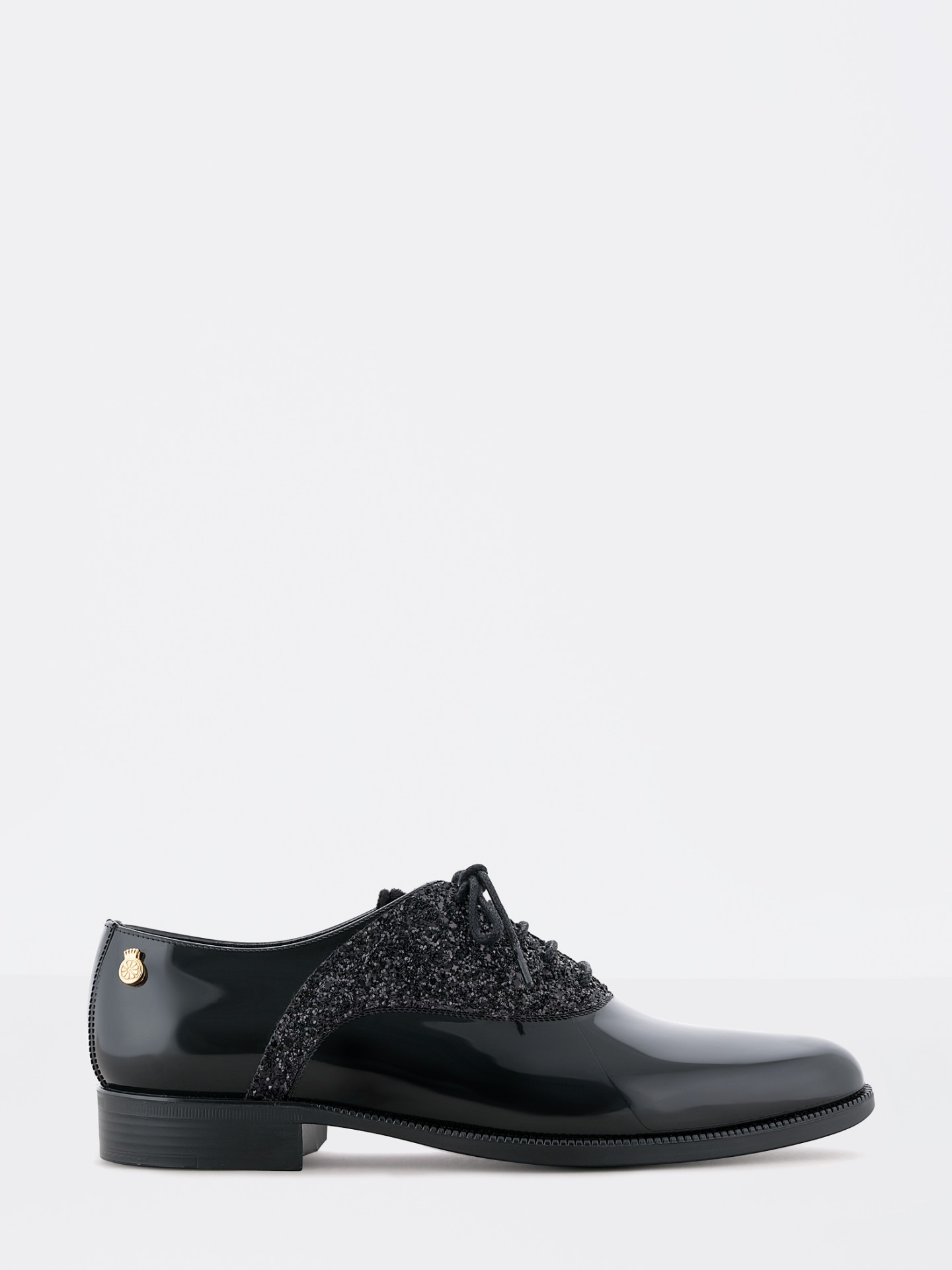 Tiara Black