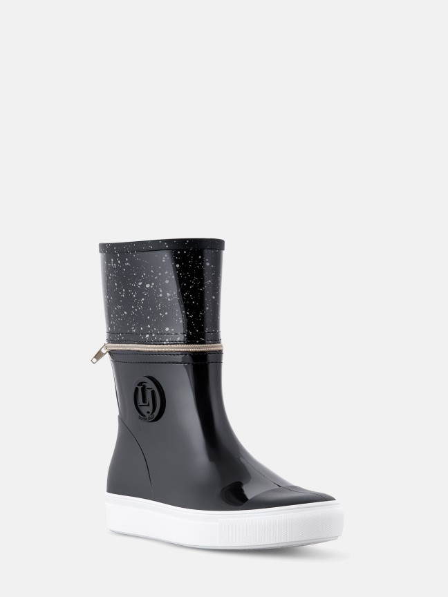 Dust Black