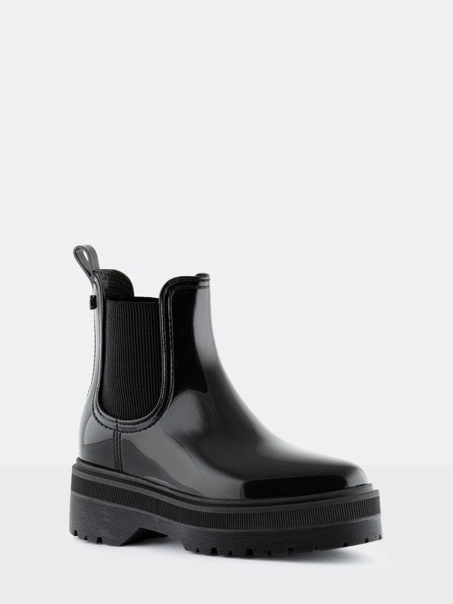 Netty Black