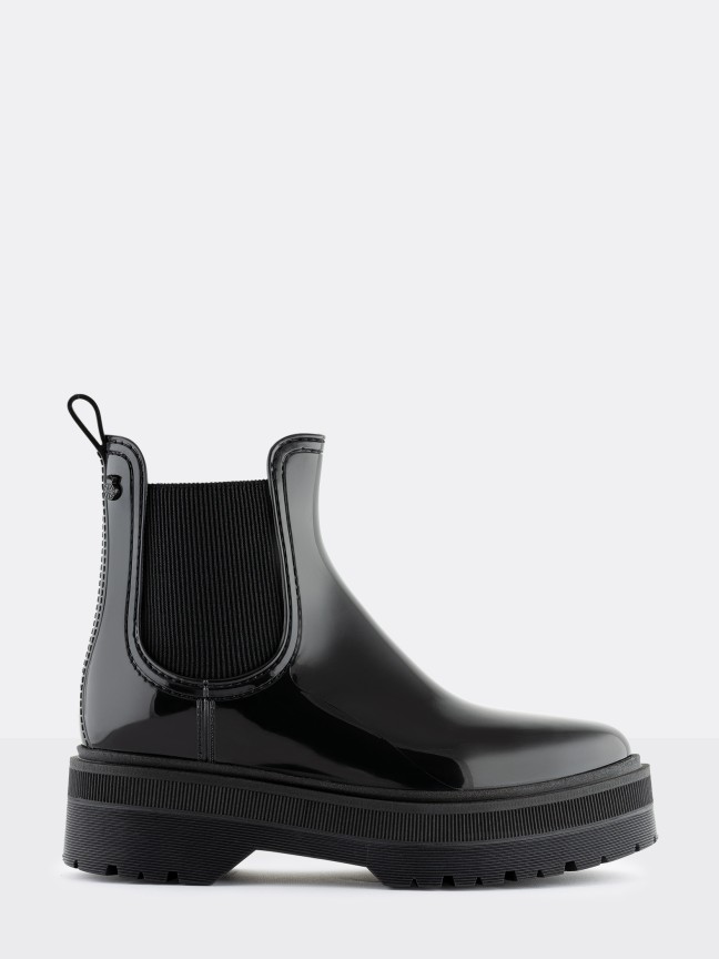 Netty Black