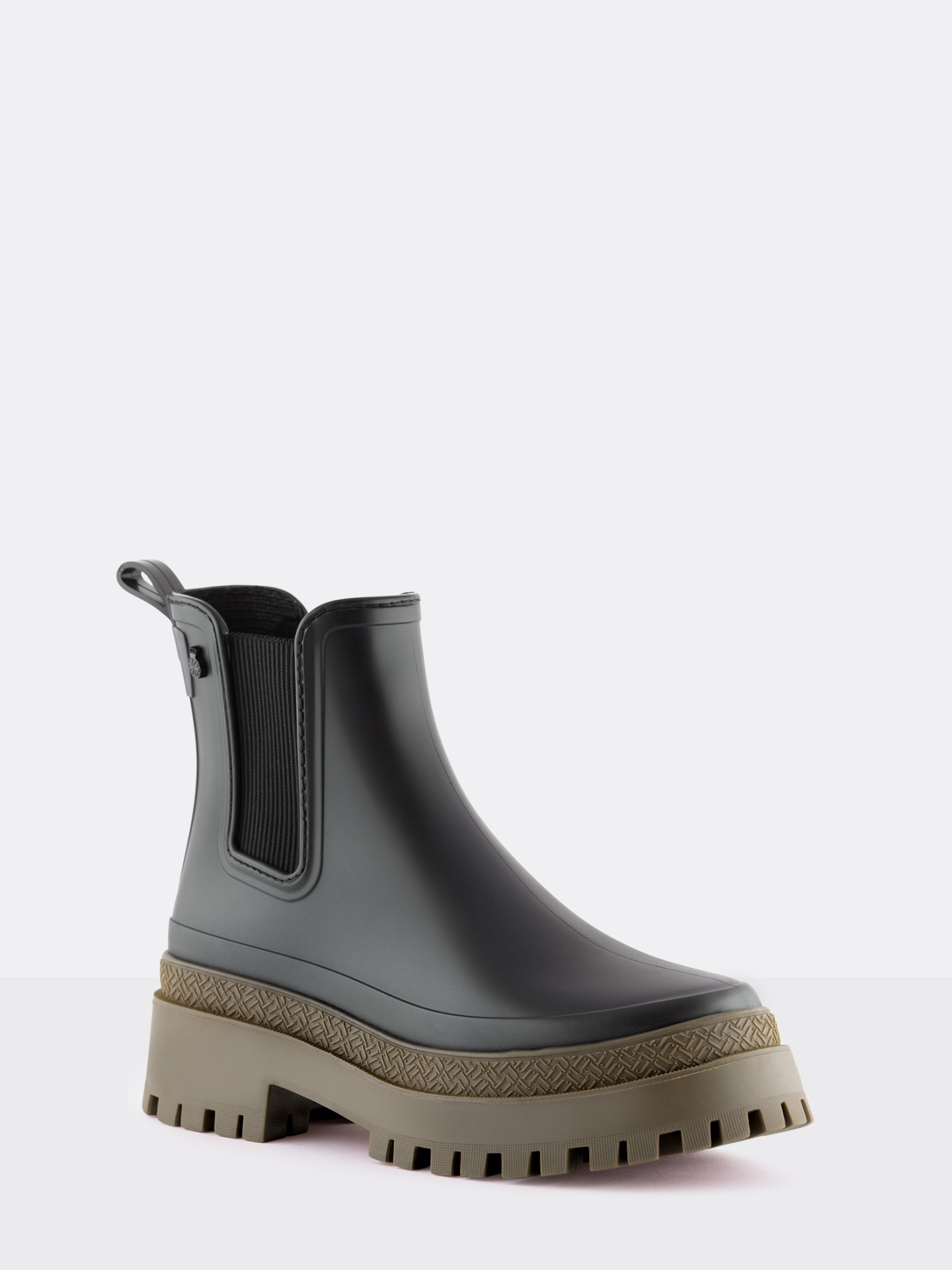 Everly Olive