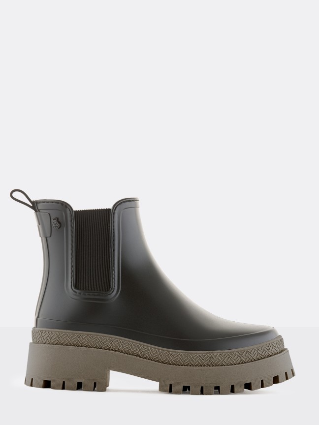 Everly Olive