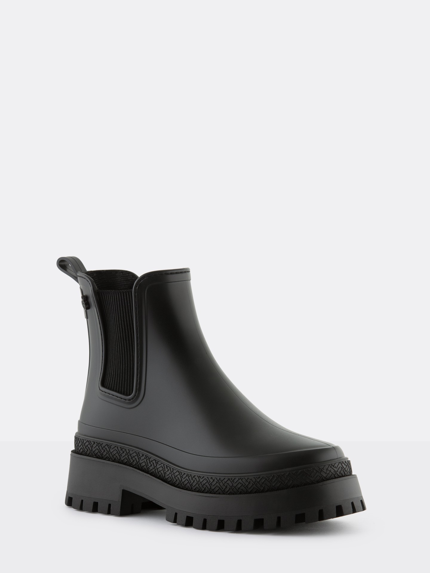 Everly Black