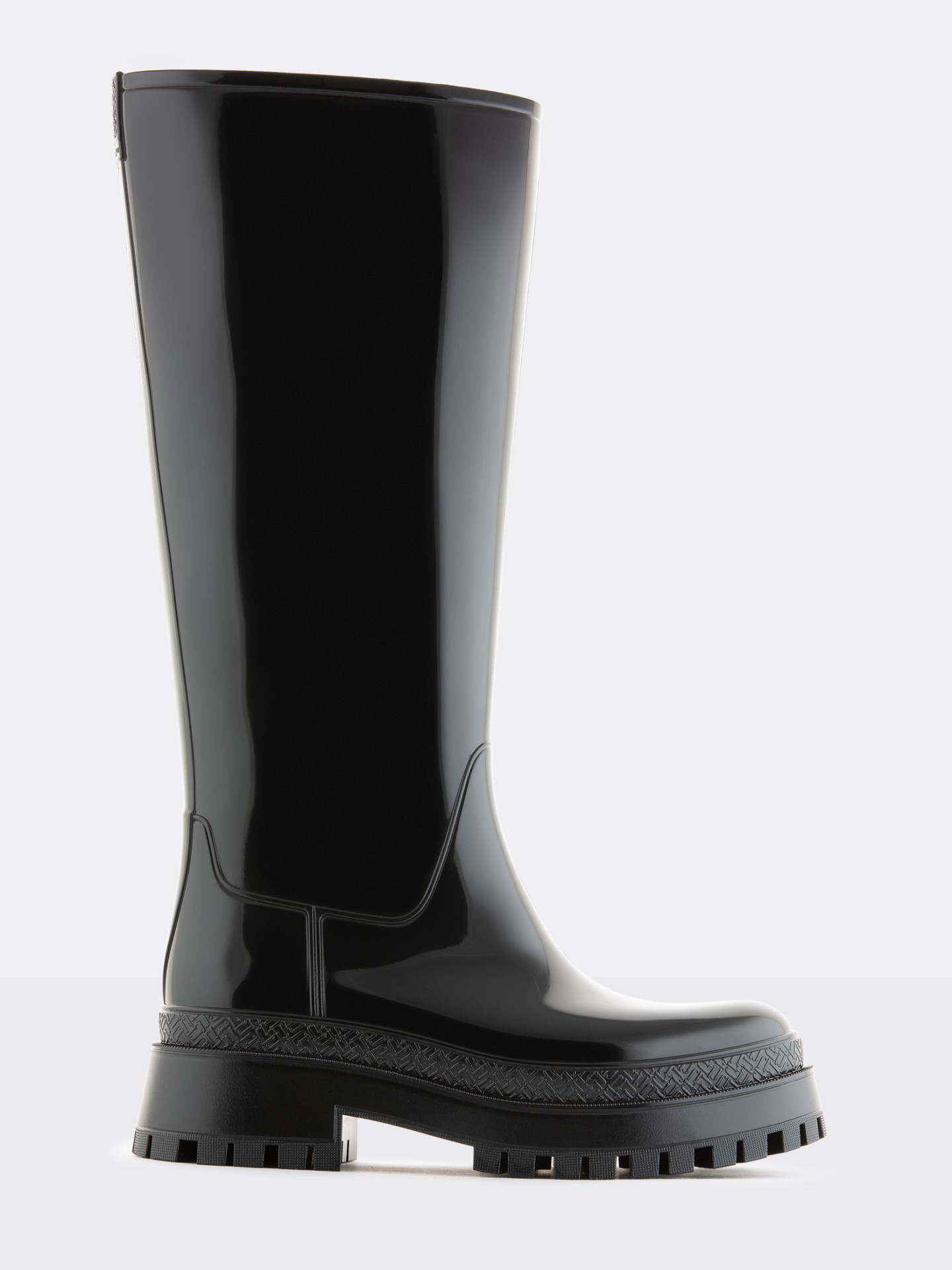 Artemis Black