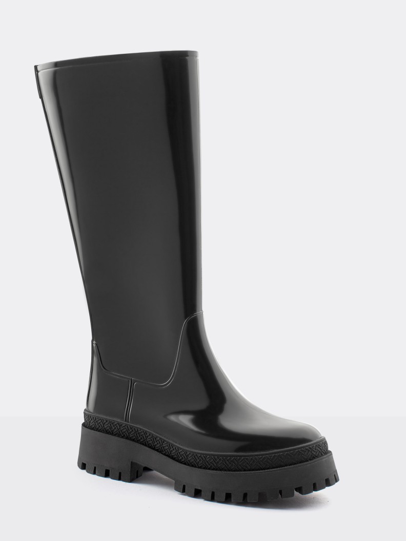 Artemis Black