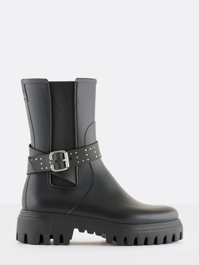 Vivienne Black