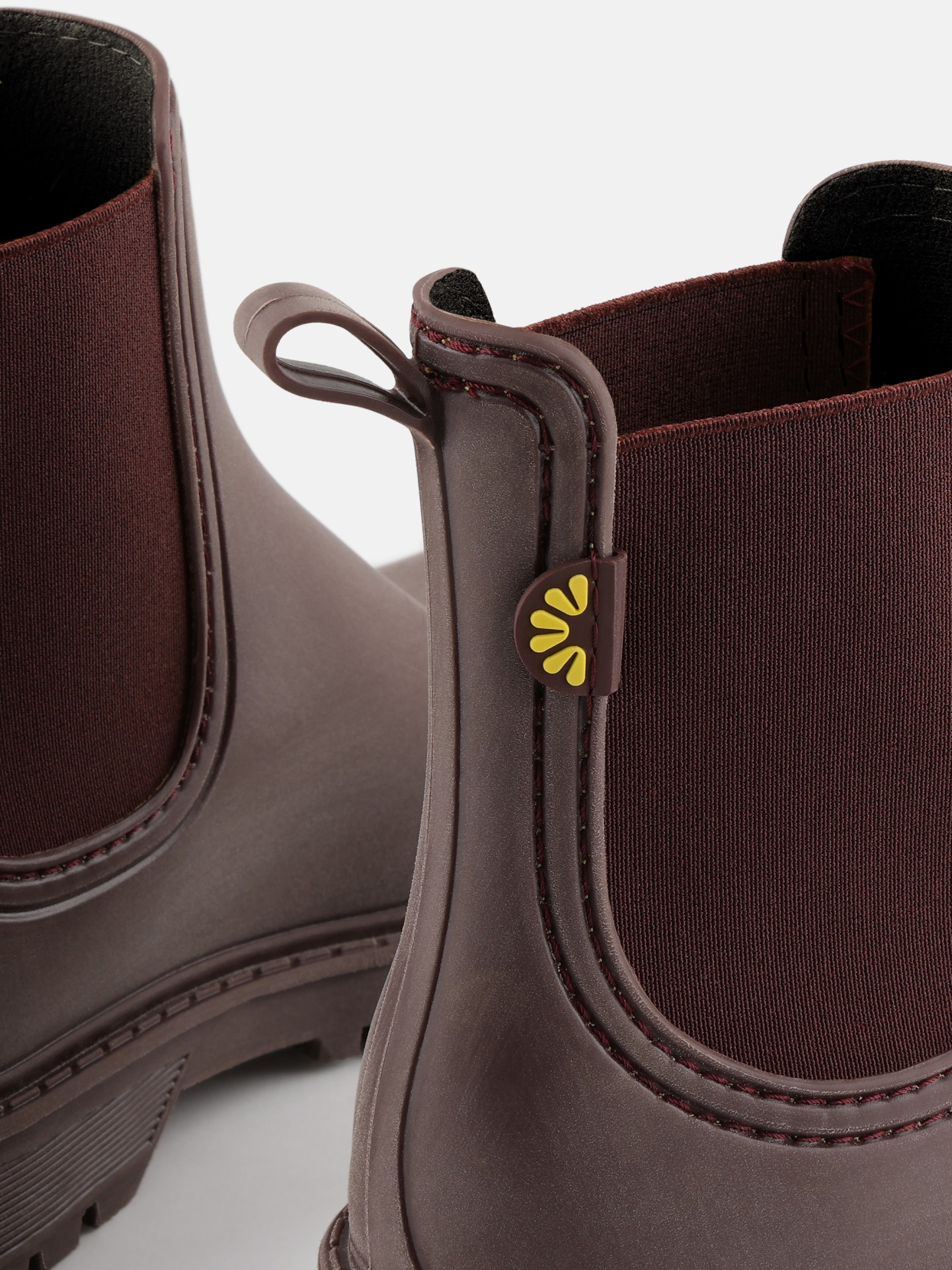 Lyana Dark Cherry